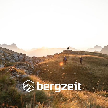 Diese Einfache Unterkunft- Bergheimat Ist Nur Fuer Backpacker- Rucksacktouristen Und Radfahrer - Huettenfeeling Im Backpackerhoues- Ganz Einfach - Ganz Unkompliziert - Ganz Relaxd Linthal Exterior foto