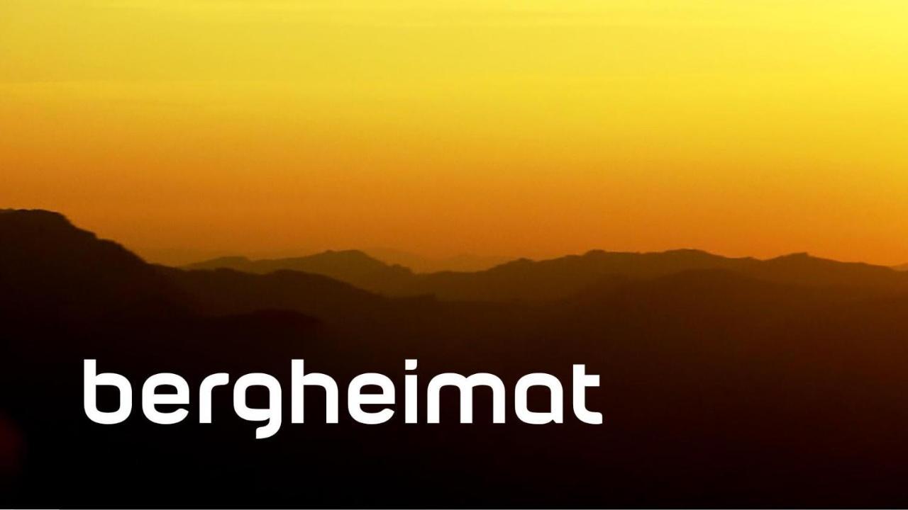 Diese Einfache Unterkunft- Bergheimat Ist Nur Fuer Backpacker- Rucksacktouristen Und Radfahrer - Huettenfeeling Im Backpackerhoues- Ganz Einfach - Ganz Unkompliziert - Ganz Relaxd Linthal Exterior foto