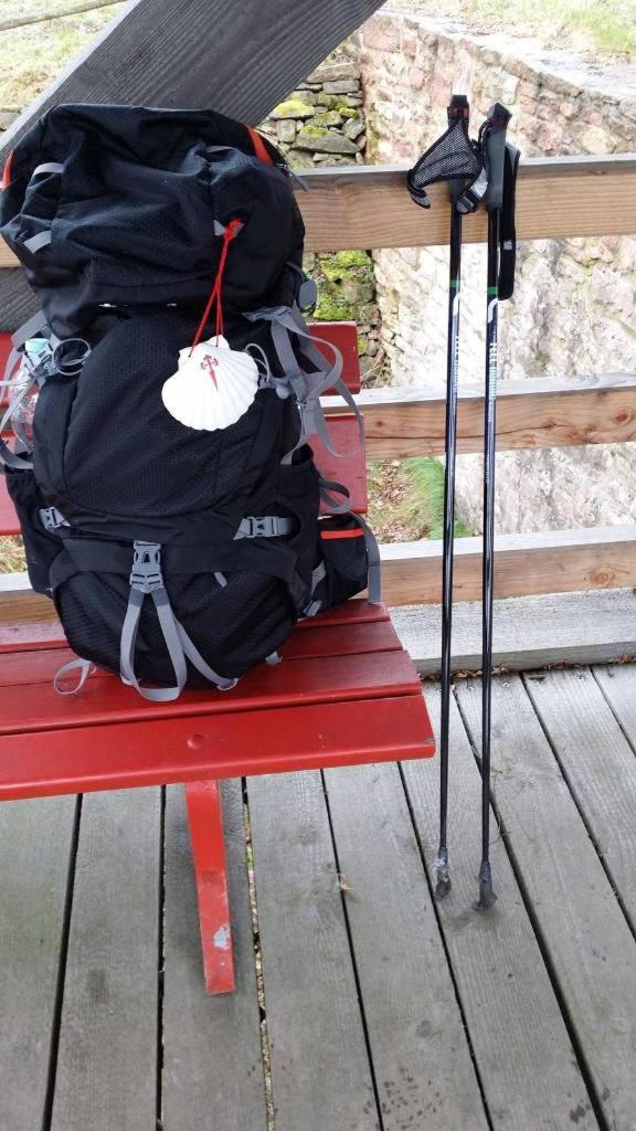 Diese Einfache Unterkunft- Bergheimat Ist Nur Fuer Backpacker- Rucksacktouristen Und Radfahrer - Huettenfeeling Im Backpackerhoues- Ganz Einfach - Ganz Unkompliziert - Ganz Relaxd Linthal Exterior foto