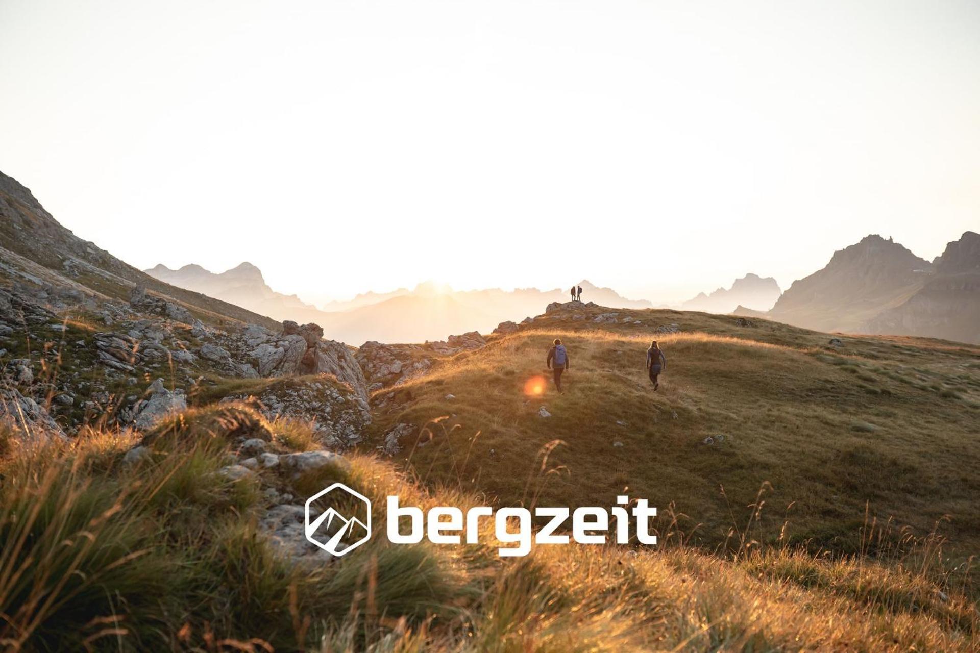 Diese Einfache Unterkunft- Bergheimat Ist Nur Fuer Backpacker- Rucksacktouristen Und Radfahrer - Huettenfeeling Im Backpackerhoues- Ganz Einfach - Ganz Unkompliziert - Ganz Relaxd Linthal Exterior foto