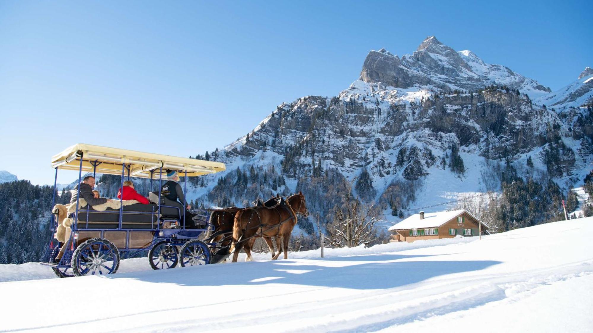 Diese Einfache Unterkunft- Bergheimat Ist Nur Fuer Backpacker- Rucksacktouristen Und Radfahrer - Huettenfeeling Im Backpackerhoues- Ganz Einfach - Ganz Unkompliziert - Ganz Relaxd Linthal Exterior foto