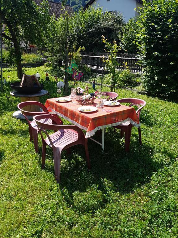 Diese Einfache Unterkunft- Bergheimat Ist Nur Fuer Backpacker- Rucksacktouristen Und Radfahrer - Huettenfeeling Im Backpackerhoues- Ganz Einfach - Ganz Unkompliziert - Ganz Relaxd Linthal Exterior foto