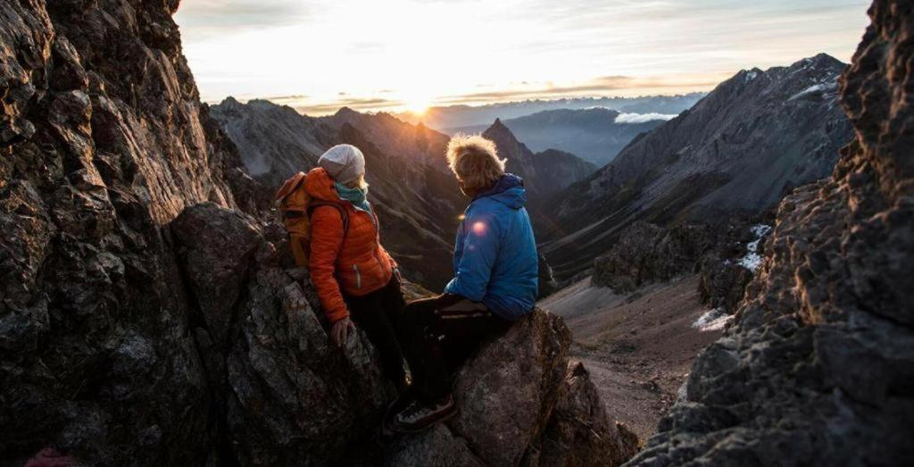 Diese Einfache Unterkunft- Bergheimat Ist Nur Fuer Backpacker- Rucksacktouristen Und Radfahrer - Huettenfeeling Im Backpackerhoues- Ganz Einfach - Ganz Unkompliziert - Ganz Relaxd Linthal Exterior foto